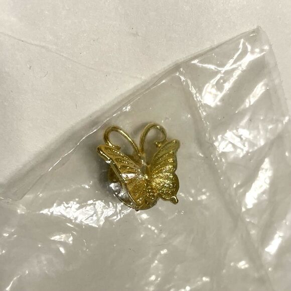 Gold tone Butterfly Pin - Picture 3 of 8